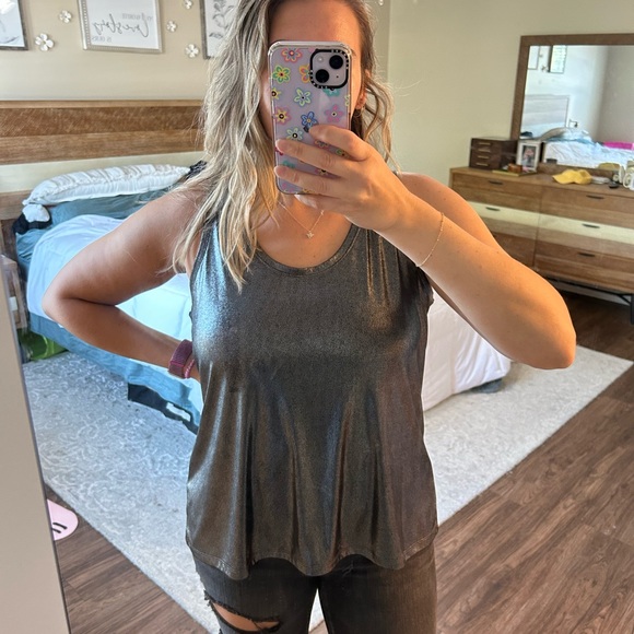 Shiny tank top - Picture 3 of 3